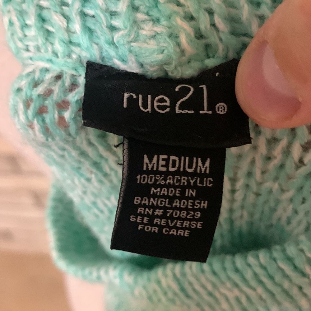 3for$20 sweater medium  - Picture 4 of 5